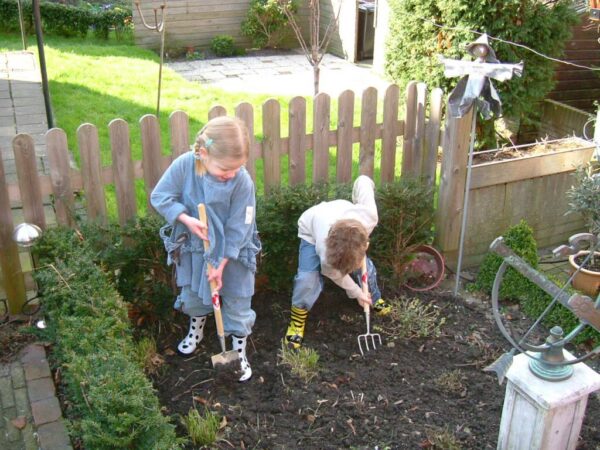 Sneeboer Kinderhacke – Robustes Gartenwerkzeug für kleine Gärtner ab 6 Jahren