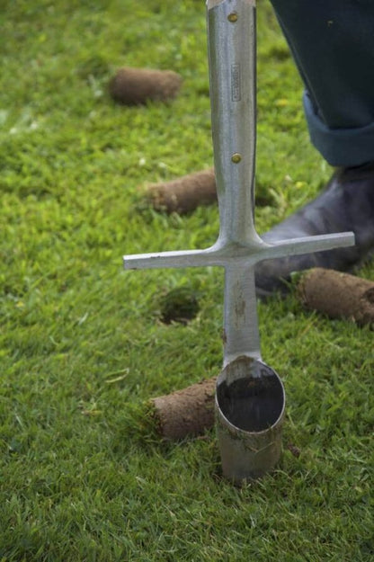 Sneeboer Great Dixter Blumenzwiebelpflanzer – Handgeschmiedetes Pflanzwerkzeug nach historischem Vorbild