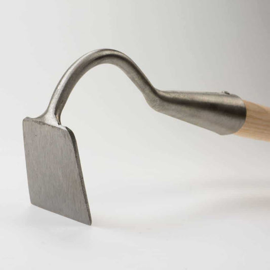 Sneeboer Handjäter 4 cm aus rostfreiem Edelstahl mit Eschenholzgriff, ideal für präzises Unkrautentfernen in engen Beeten

