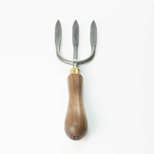 sneeboer-titanium-handforke-titan-walnussholz-33cm
