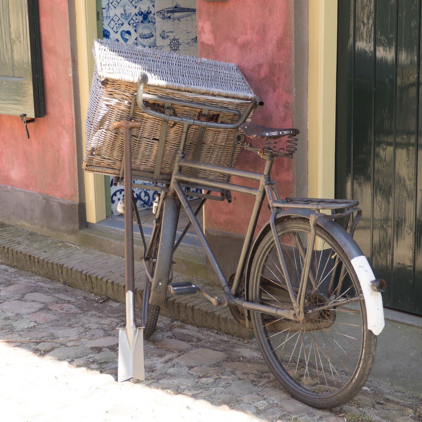 Sneeboer Vintage Umpflanz-Spaten Limited Edition – Präziser Spaten für Umpflanzarbeiten (107 cm)
